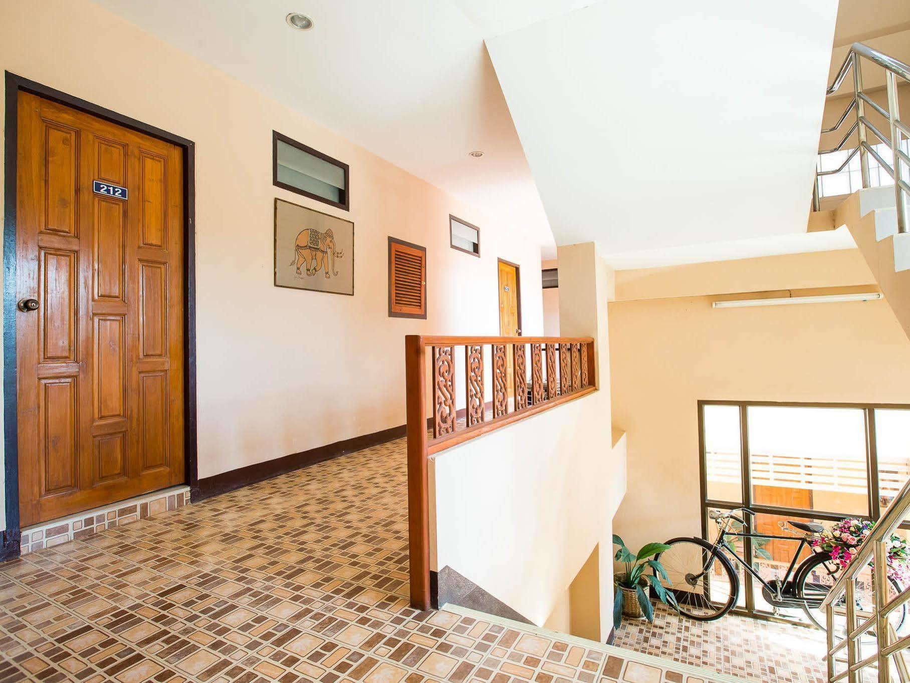 Banlanna Hotel Lampang Luaran gambar