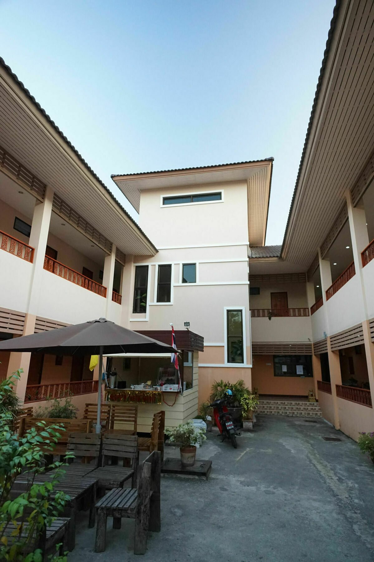 Banlanna Hotel Lampang Luaran gambar