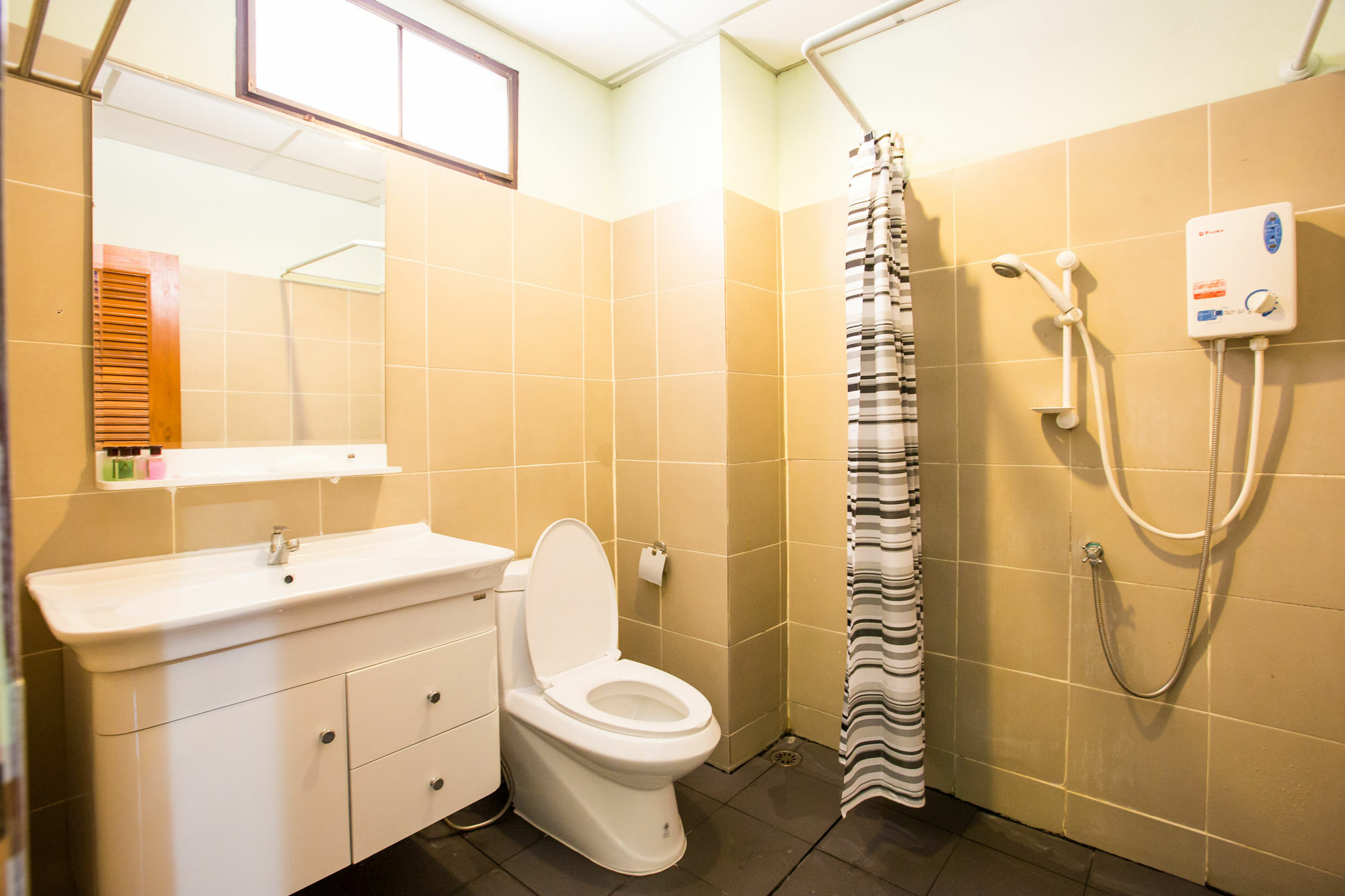 Banlanna Hotel Lampang Luaran gambar